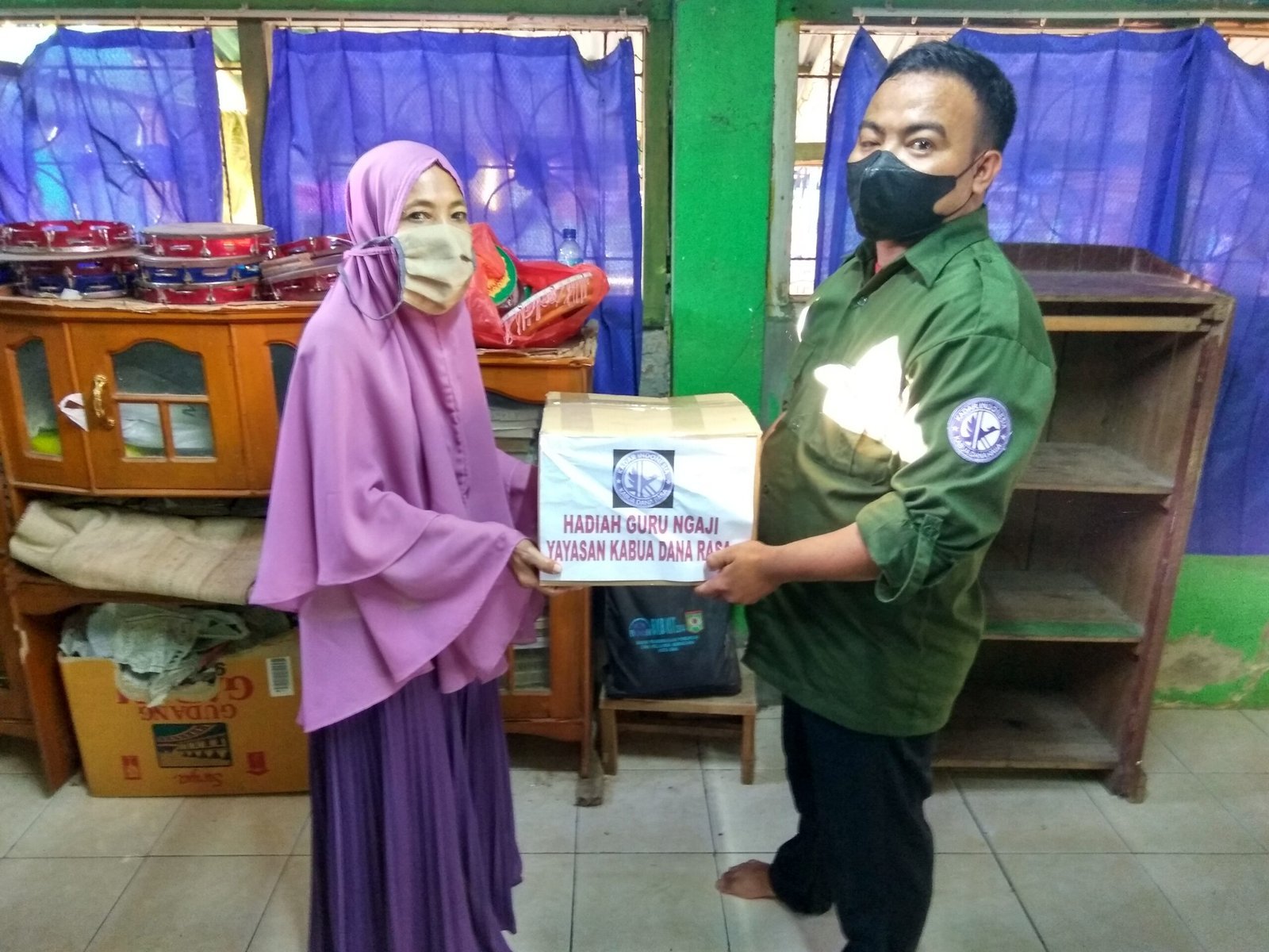 Hadiah Paket Untuk Guru Ngaji di Rabadompu Timur