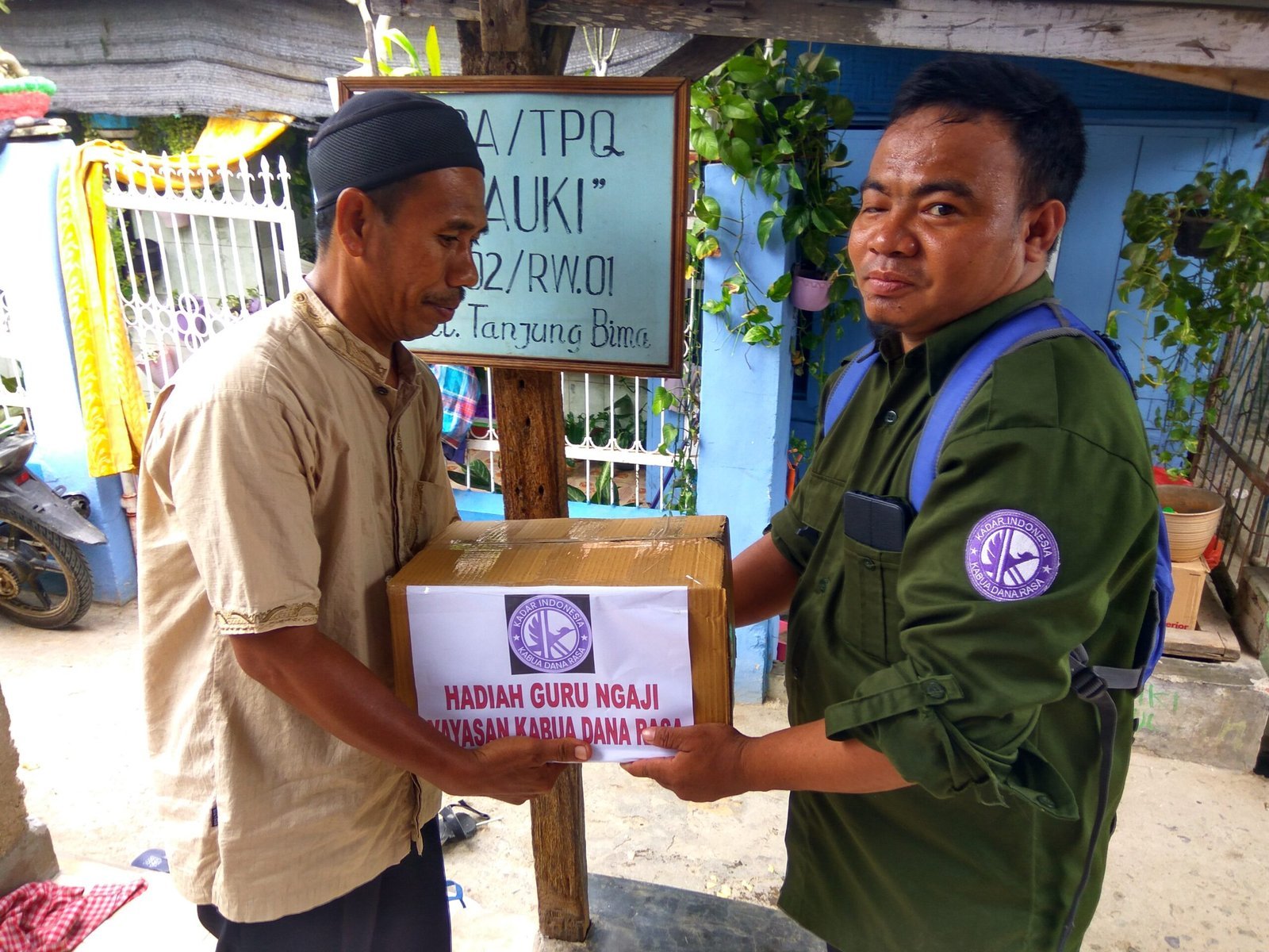 Hadiah Untuk Guru Ngaji di Kampung Tanjung RT02