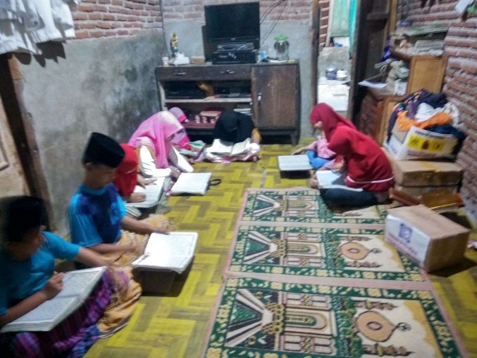 Hadiah untuk guru ngaji