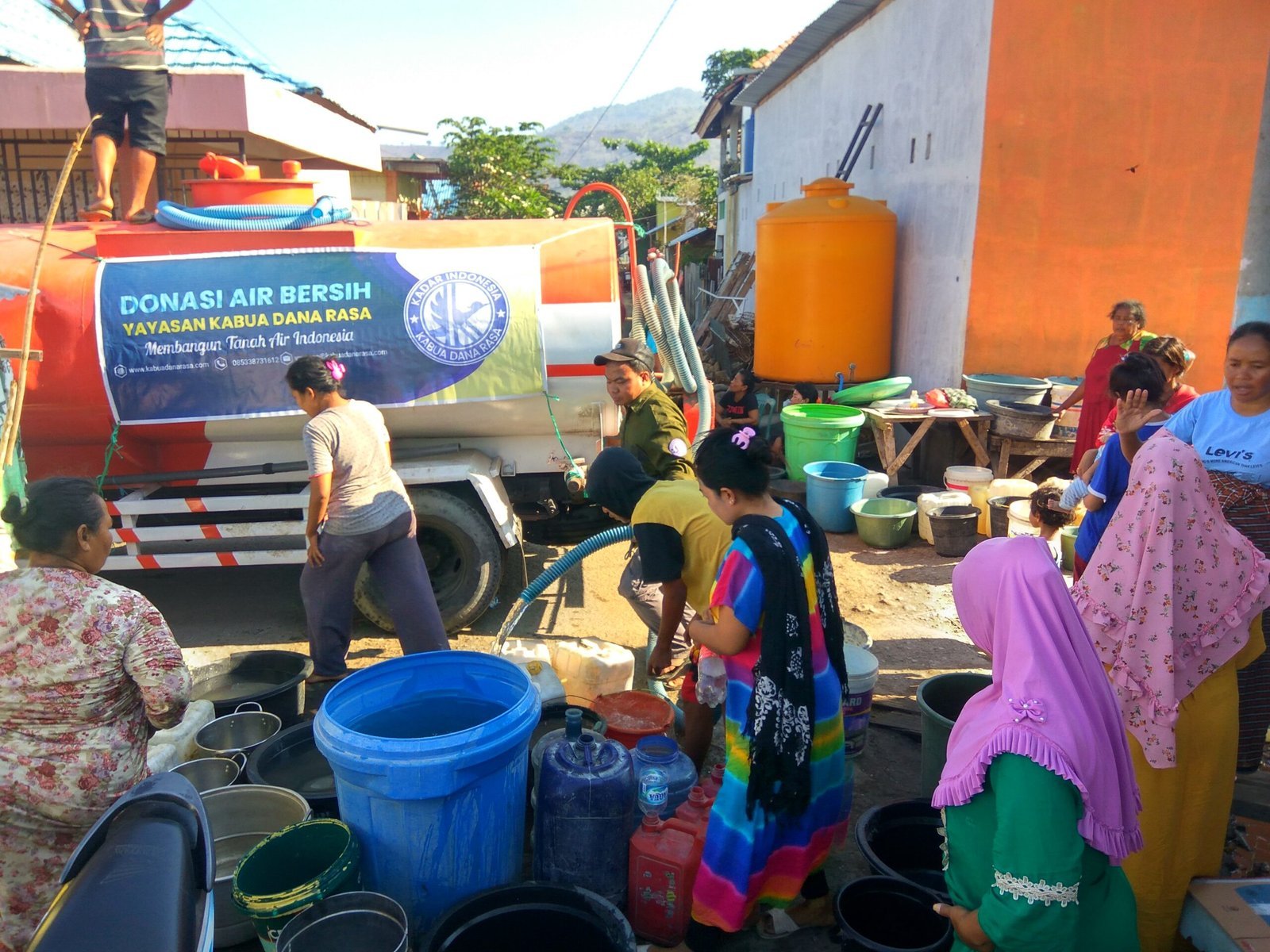 Bantuan Air Bersih Untuk Masyarakat Kampung Pali