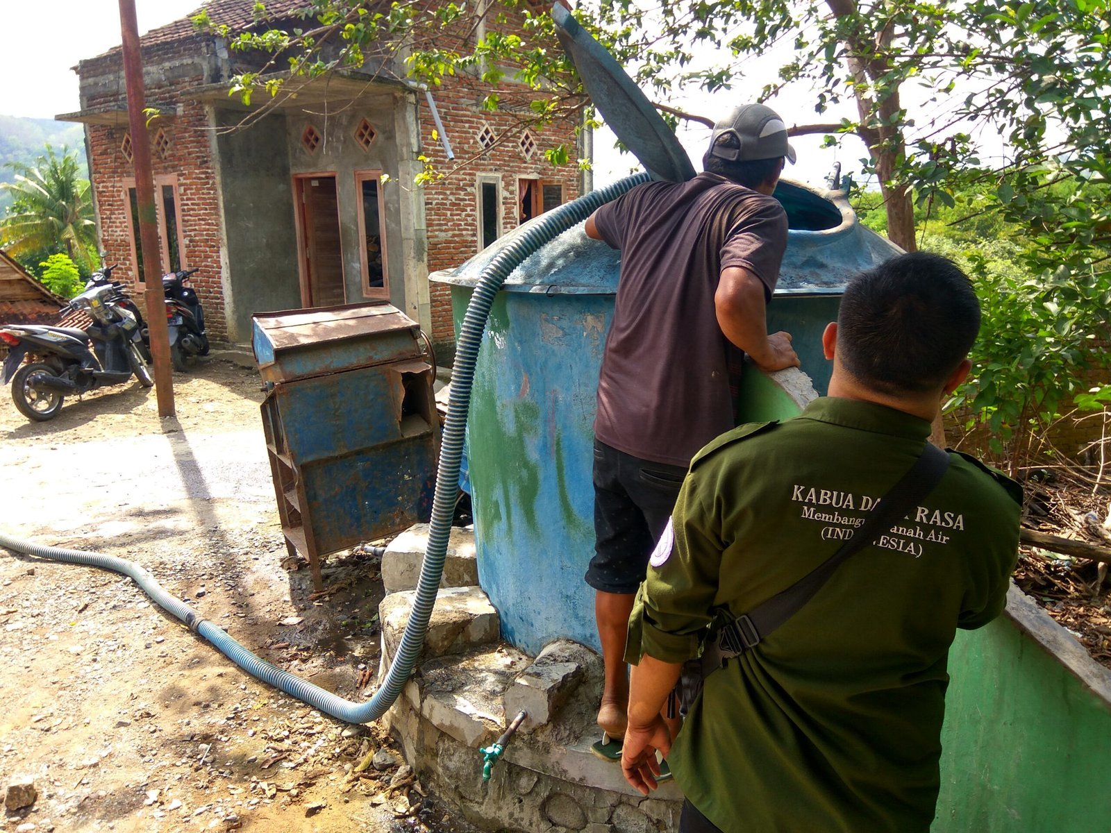 Penana\’e Krisis Air Bersih, Yayasan Kadar Bantu Air Bersih