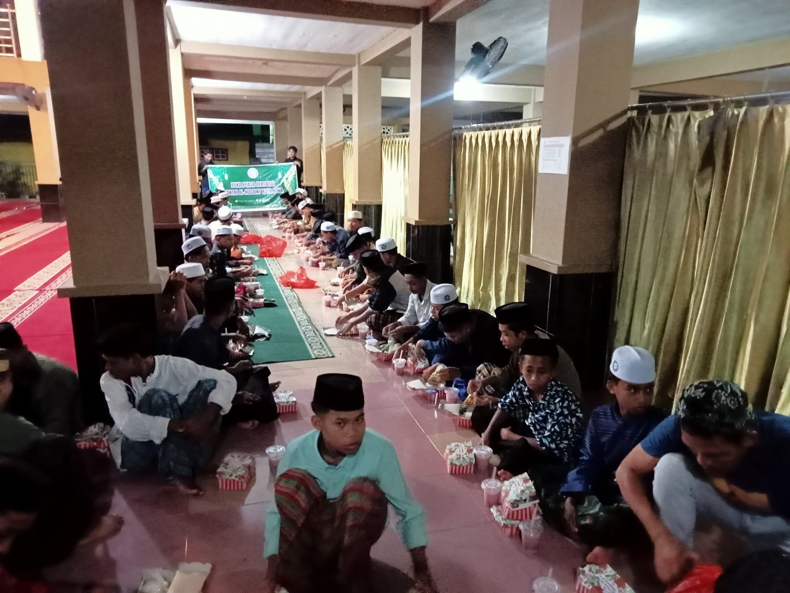 Yayasan Kabua Dana Rasa Mengadakan Buka Puasa Bersama di Ponpes Al-Husainy Kota Bima