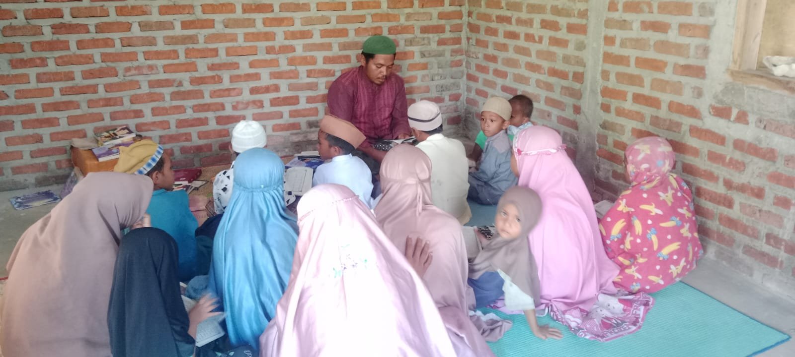 Majelis Pahami Qur’an Kampung Nanga Dewa Resmi Dimulai, 16 Santri Ikuti Pertemuan Perdana