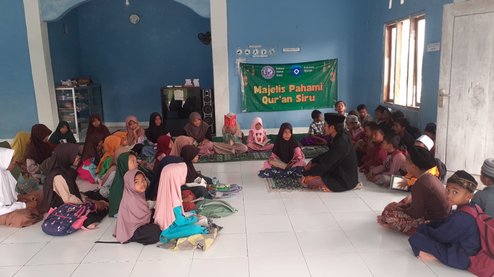 Majelis Pahami Qur’an Desa Siru Rutin Menggelar Belajar Ngaji Bersama Santri